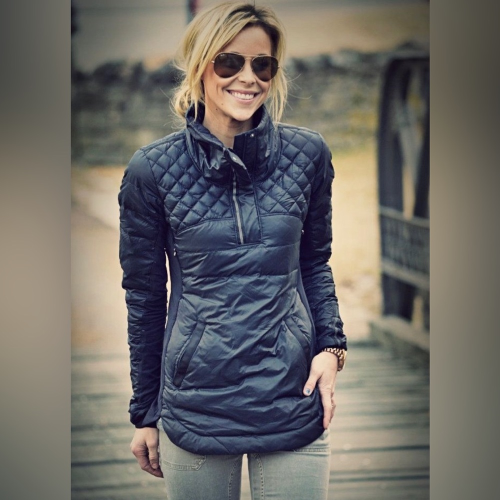 Lululemon What the fluff pullover jacket